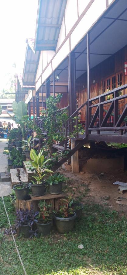 Lao Long Riverside And Budget Garden Guesthouse Ban Khon Exteriör bild